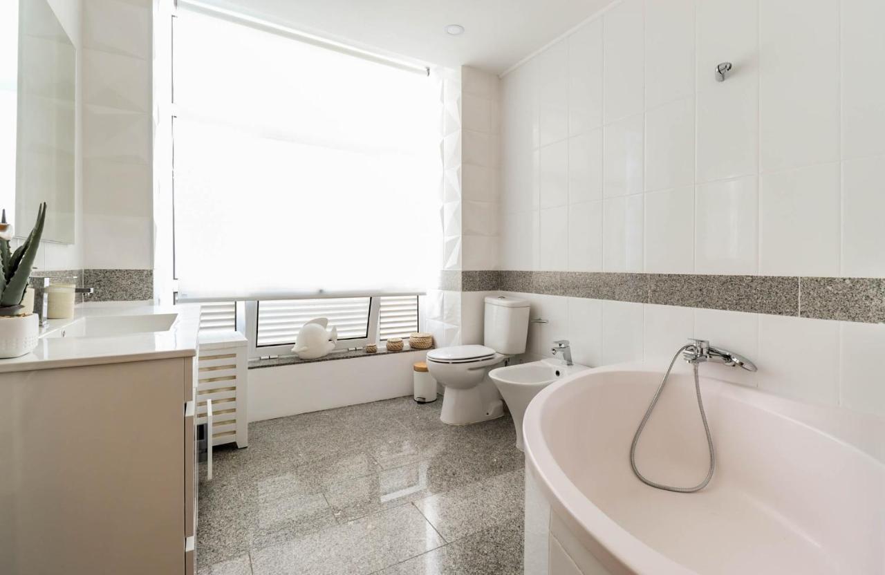 Flor Do Mar - Spacious Apartment With Balcony Vila Praia de Âncora Exterior photo
